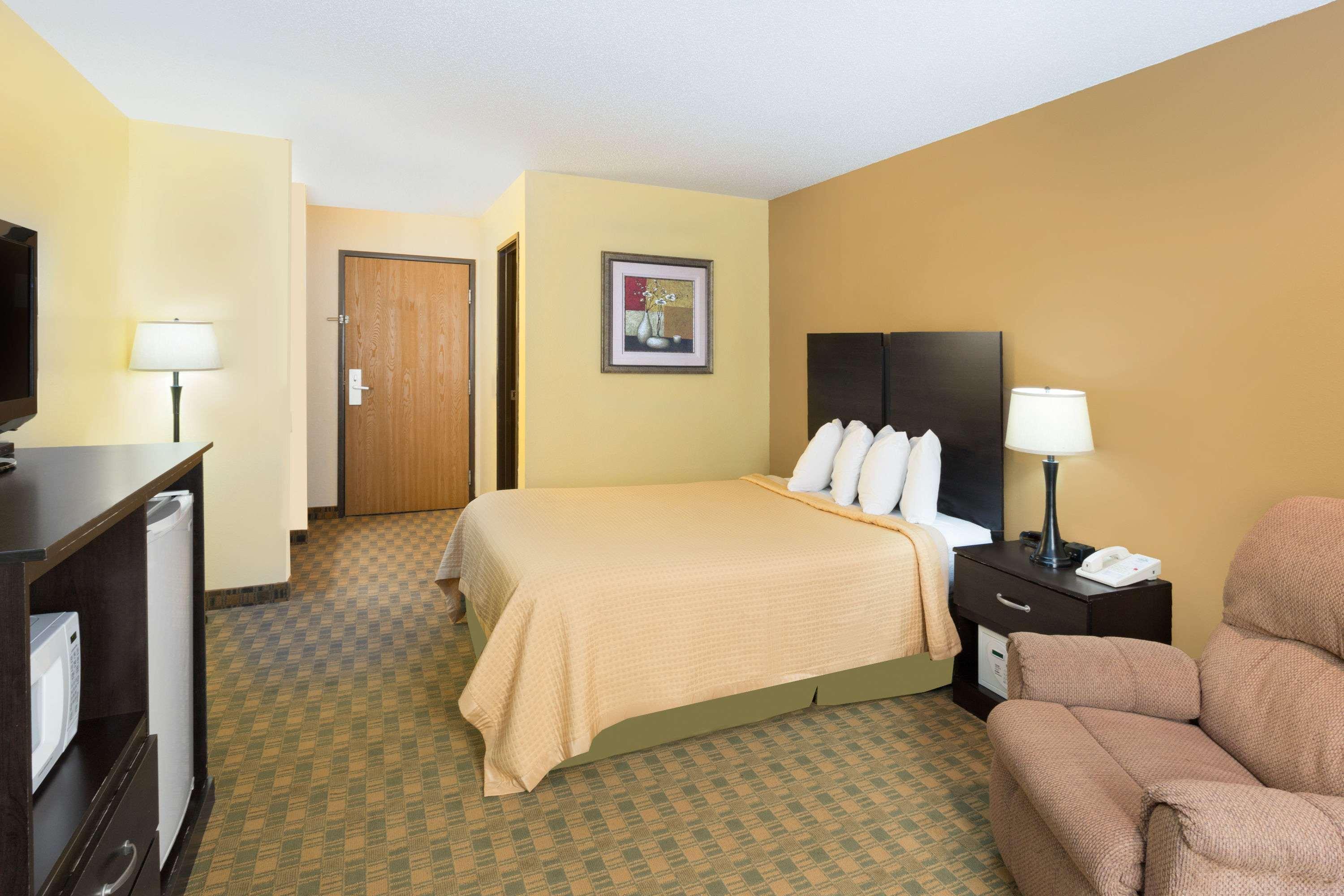 Econo Lodge Inn & Suites Yankton Exteriér fotografie