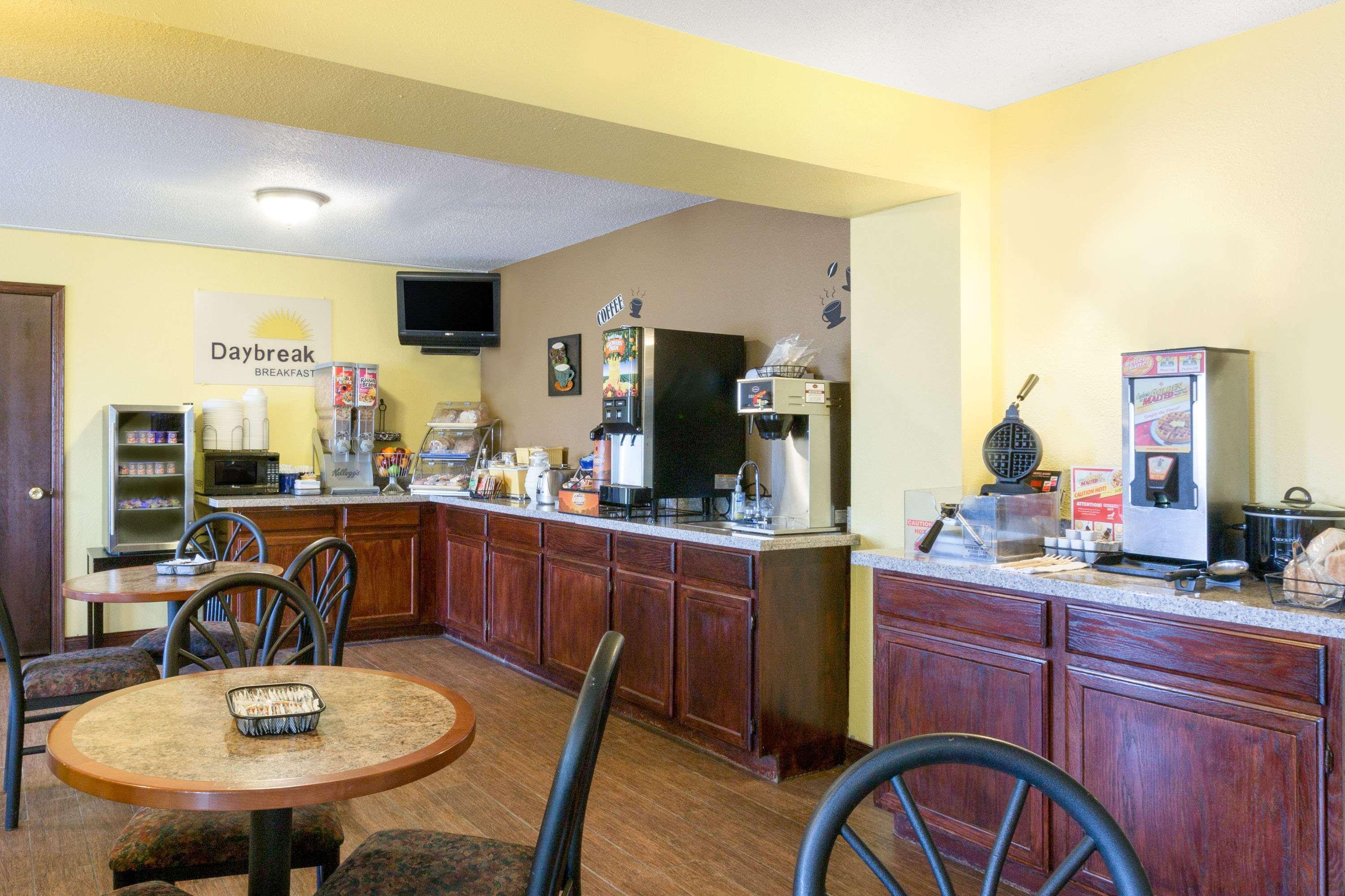 Econo Lodge Inn & Suites Yankton Exteriér fotografie