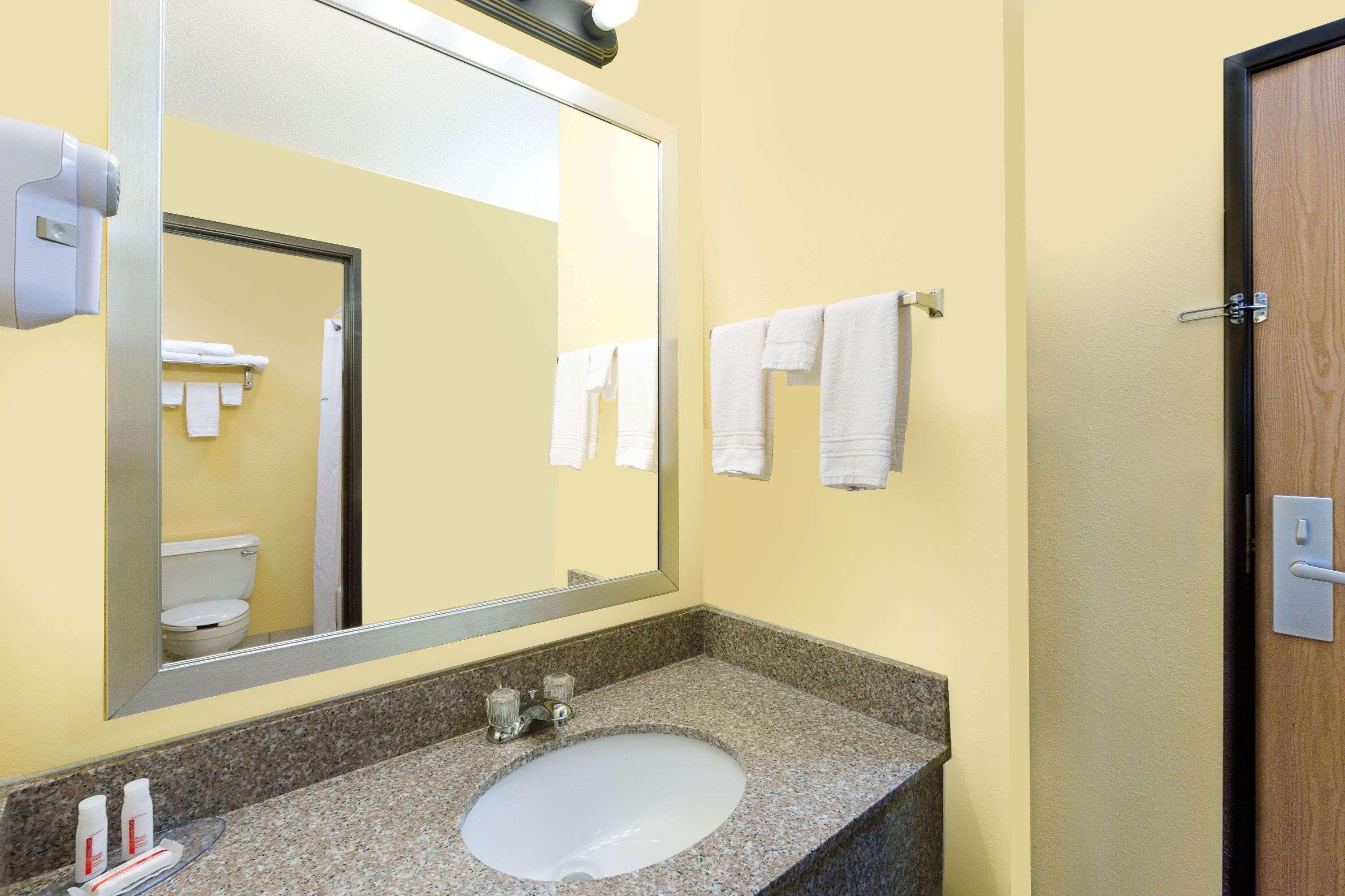 Econo Lodge Inn & Suites Yankton Exteriér fotografie